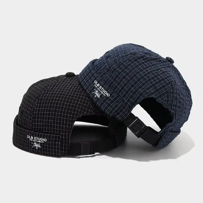 Casquette de mode à carreaux effet peau de melon respirante réglable pour homme et femme occasions décontractées春夏秋冬适用无性别条纹西瓜皮效果透气可调节休闲帽子