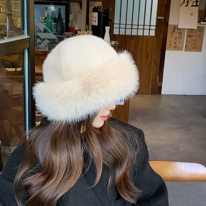 Chapeau moelleux en fausse fourrure pour femme