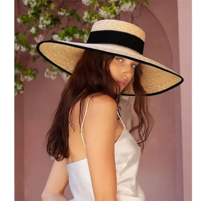 Chapeau de paille élégant style français pour femmes protection solaire bord de mer et voyages occassions extérieures