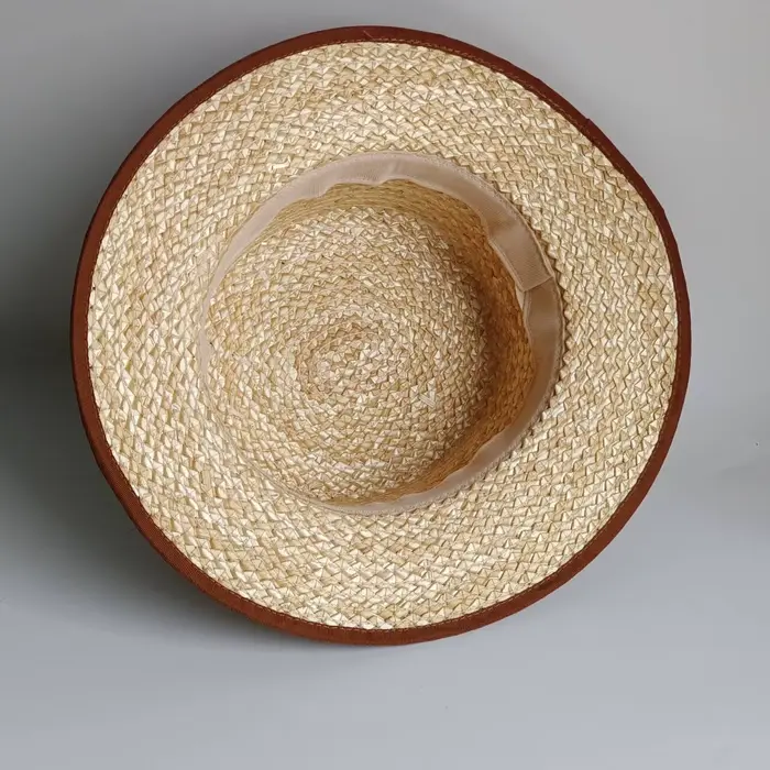 Chapeau de paille à dessus plat pour femme avec bordure