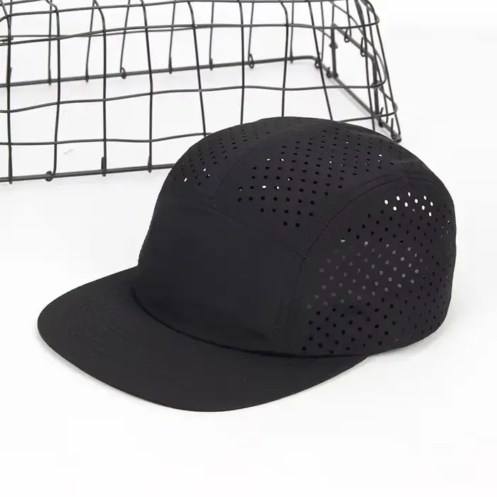 Casquette perforée à 5 panneaux pour hommes