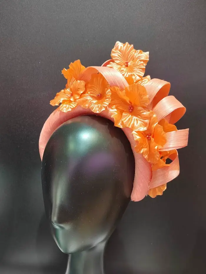 Chapeau Foral pour femmes, chapeaux d'église, robe de fête pour dames, Sinamay Derby, vêtements de c