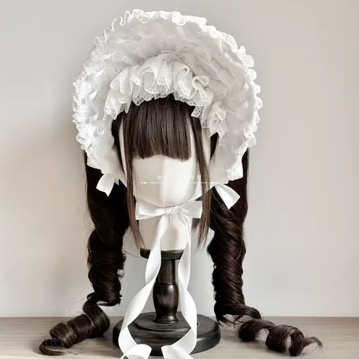 Bonnet Lolita blanc pur fait à la main