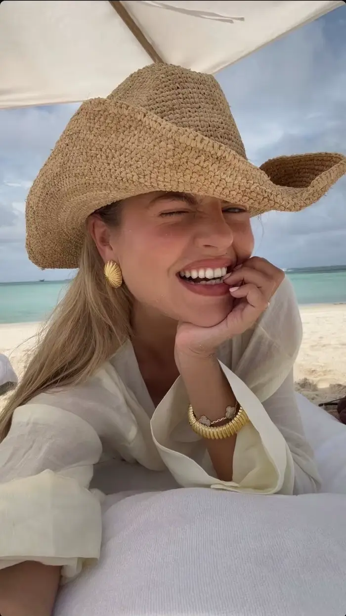 Chapeau de cowgirl en paille tressé à la main