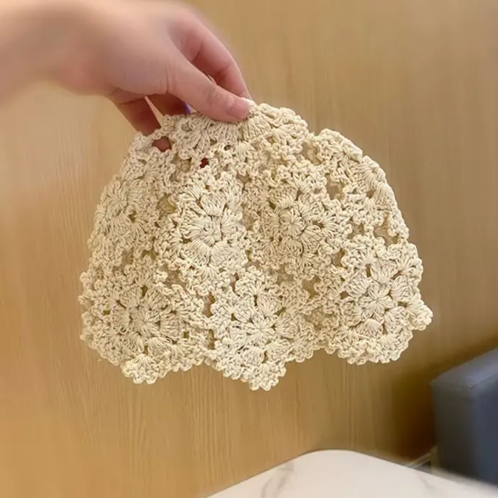 Chapeau tricoté ajouré fait main pour femme, motif floral au crochet, style doux, en dentelle, chape