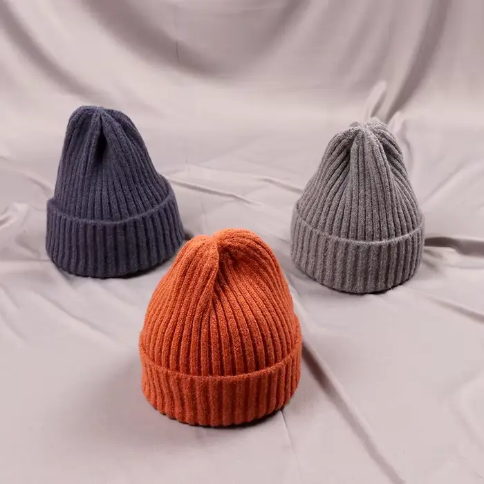 Bonnet tricoté uni en coton et polyester pour bébés 4-24 mois style classique automne hiver à offrir occassions familiales