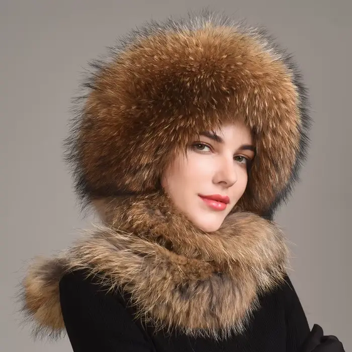 Chapeau en vraie fourrure de renard avec fourrure de lapin
