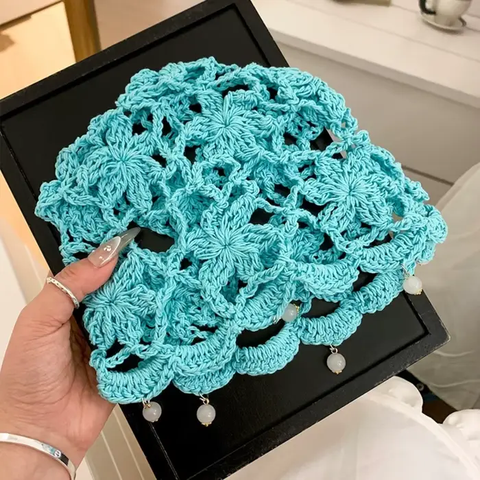 Bonnet tricoté fin style bohème avec fleur au crochet, fait main, ajouré, accessoires vestimentaires