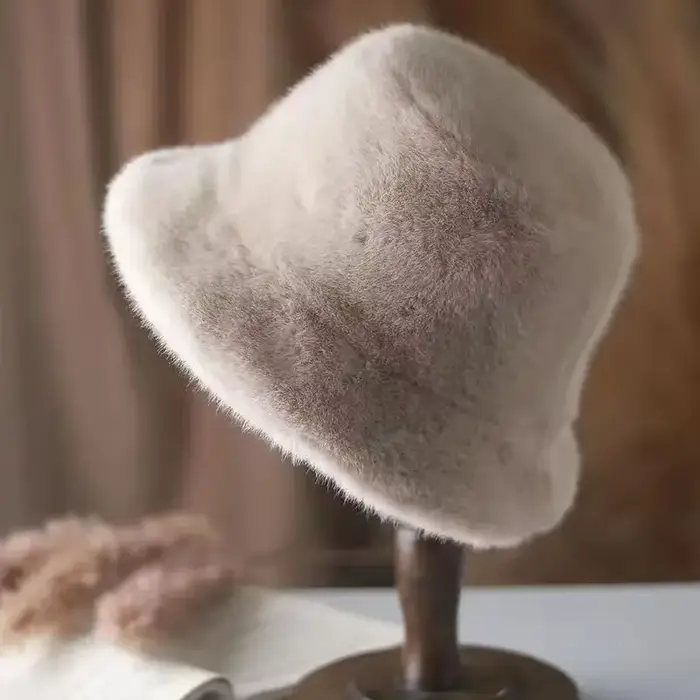 Chapeau de poisson en fourrure moelleux pour femme