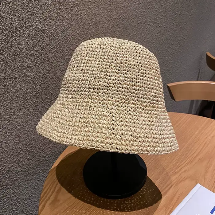 Chapeau de paille pour femmes style sport visière large protection solaire plage été chapeau de seau tricoté à la main dôme élégant confortable