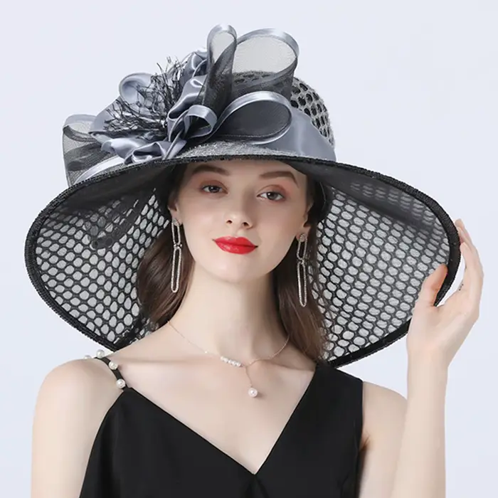 Chapeaux fascinateurs pour mariée