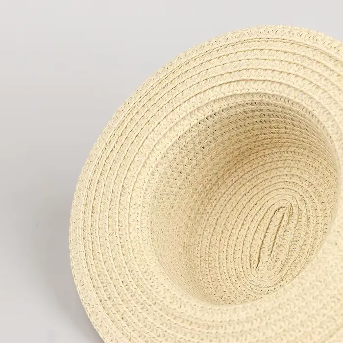 Chapeau de soleil mignon en paille pour poupée Blyth accessoire de décoration pour maison de poupées occasions estivales ``` 这段HTML描述了一个适合Blyth玩偶的可爱太阳帽,并强调了它的装饰性和实用性。最后一行给出了一个SEO友好的标题,包含产品特点、用途和适用场合。