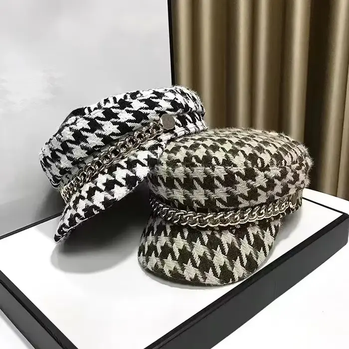 Casquette de baseball à carreaux Panama pour femme avec chaîne en métal – Chapeau unisexe noir et blanc pour l'automne