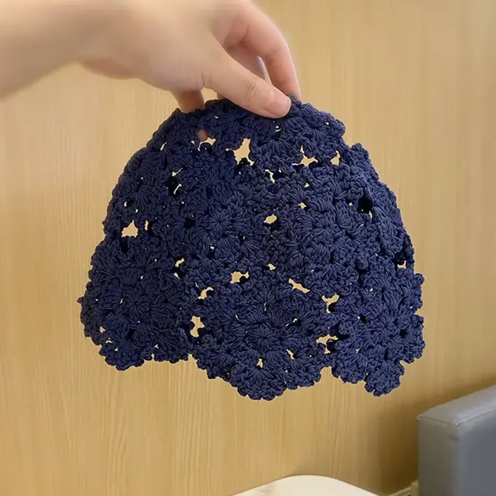 Chapeau respirant évidé avec des fleurs pour femmes, béret décontracté, casquette en dentelle, crâne