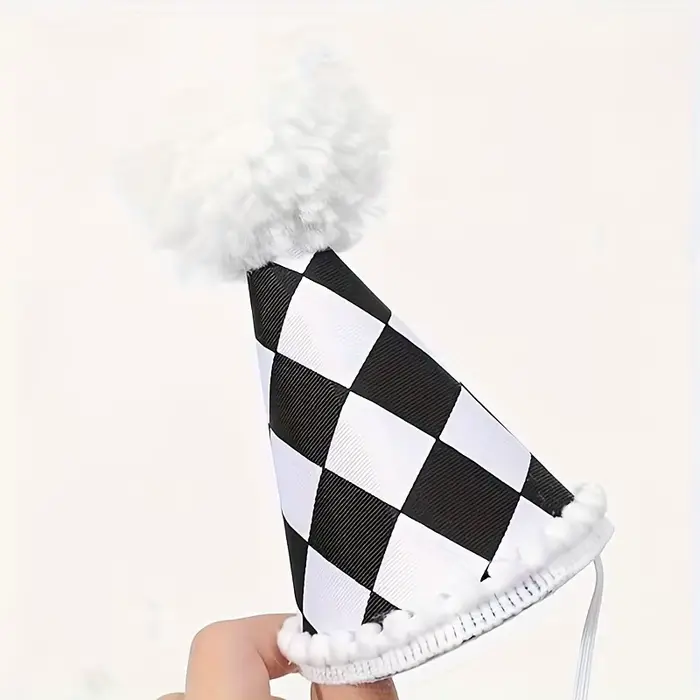Chapeau d'anniversaire sur le thème de la course, à carreaux noir et blanc, le choix parfait pour le