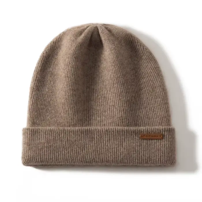 Chapeau tricoté en cachemire pour femmes, doux et chaud, bonnet sport adapté à l'hiver, chapeau décontracté pour activités extérieures et occasions spéciales