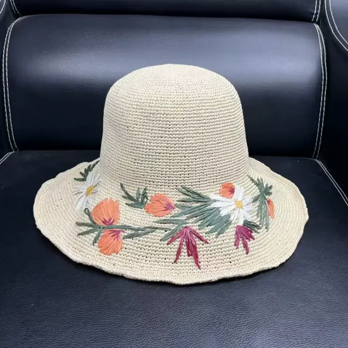 Chapeau de paille brodé à la main à motifs floraux pour femme – Idéal pour l'été