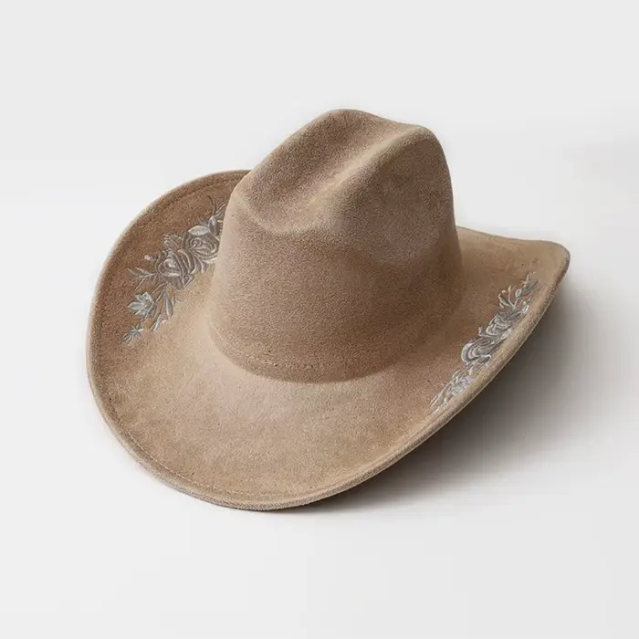 Chapeau haut de forme en feutre brodé à large bord, idéal pour les occasions formelles, avec broderi