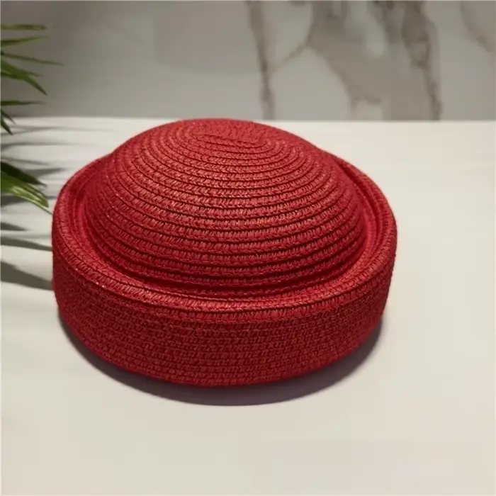 Chapeau de soleil en paille style rétro, design artistique, large bord, béret de peintre, dessus con