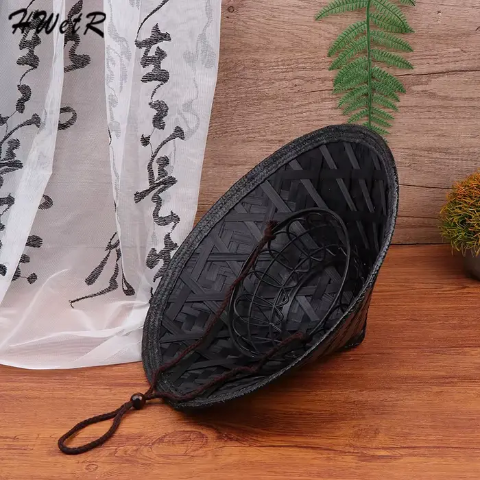 Chapeau conique décoratif en paille de bambou
