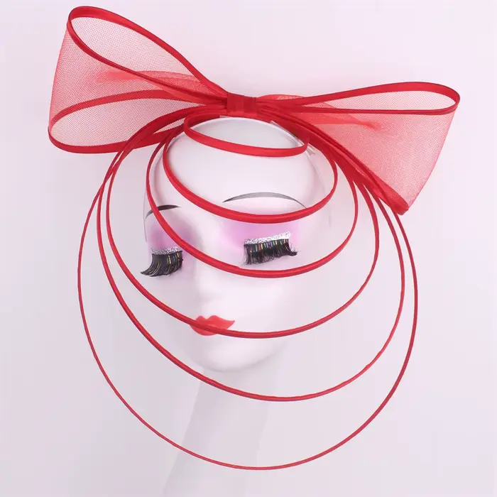 Fascinateur de chapeau d'église de mariage