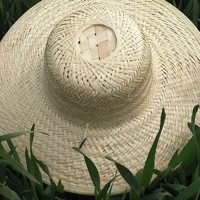 Chapeau de soleil en bambou