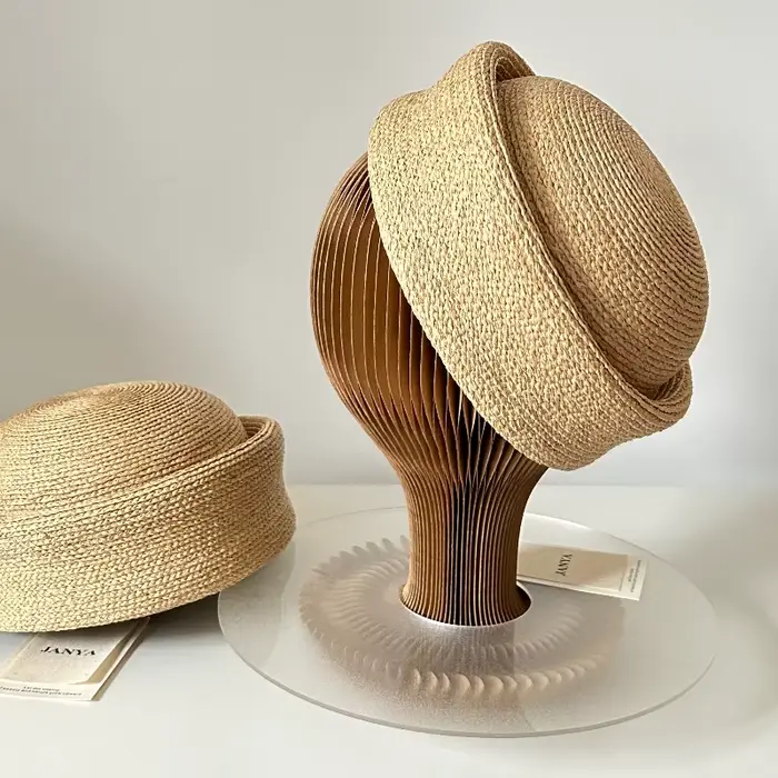 Nouveau chapeau docker en paille de raphia 100 crochete unisexe bord roulé plage protection solaire style sport adapté jeunes femmes occassions estivales