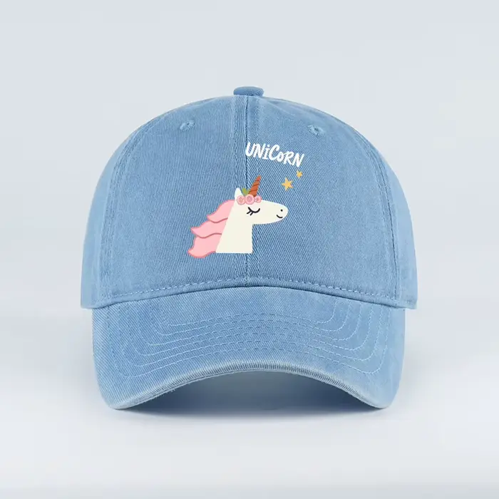 Une jolie casquette de baseball à thème licorne avec un imprimé de dessin animé – un chapeau de soleil confortable et