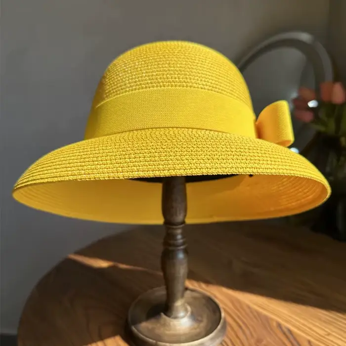 Nouveau chapeau de paille violet style hepburn pour femmes et filles idéal plage et vacances grand chapeau de soleil protection solaire printemps été voyage occassions spéciales