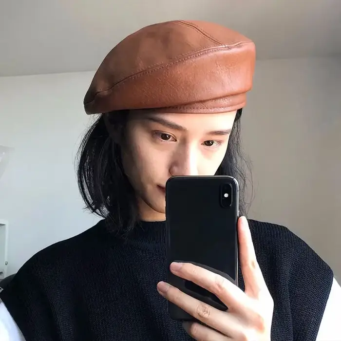 Bérets en cuir PU pour femmes