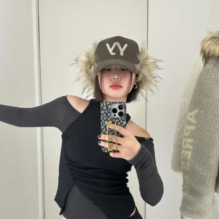 Casquette de baseball en velours côtelé d'hiver pour femmes et hommes avec lettres rétro brodées et fausse fourrure chaude et épaisse pour occasions décontractées