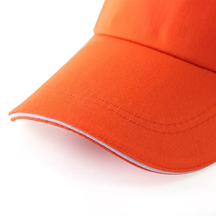 Casquette de baseball personnalisée avec logo et design brodé sur mesure