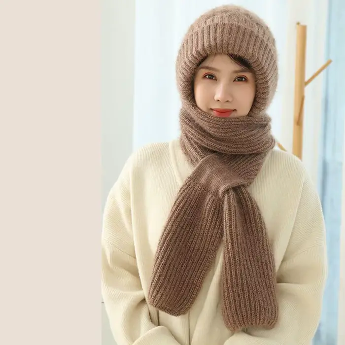 Ensemble d'écharpe de chapeau intégré tricoté d'hiver