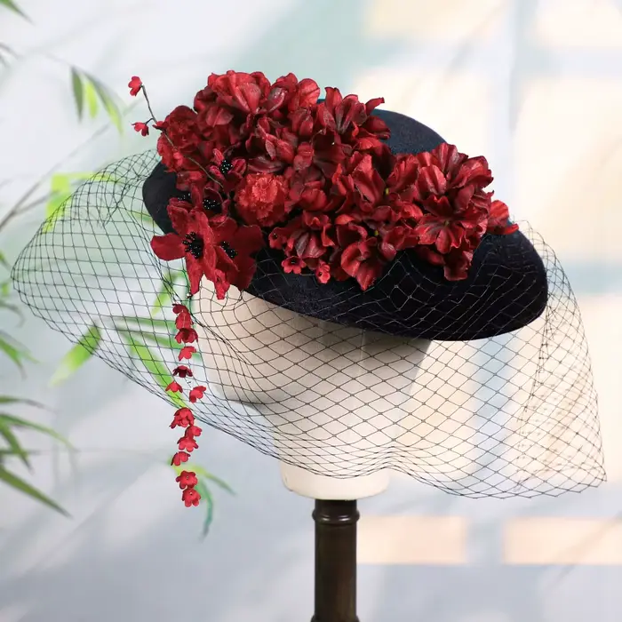 Chapeau de mariage de style britannique avec voile intégré, grand fascinateur pour femme, coiffe de 