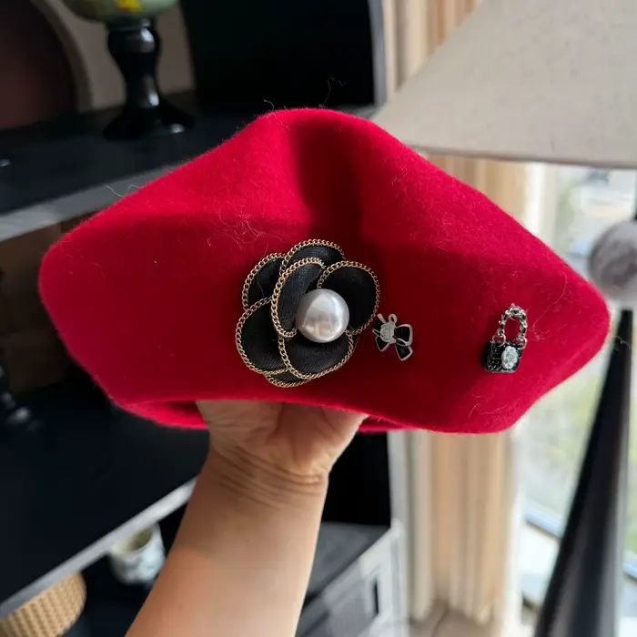 Béret en laine pour femme avec camélia et perle |   Style élégant vintage français |   Chapeau de pe