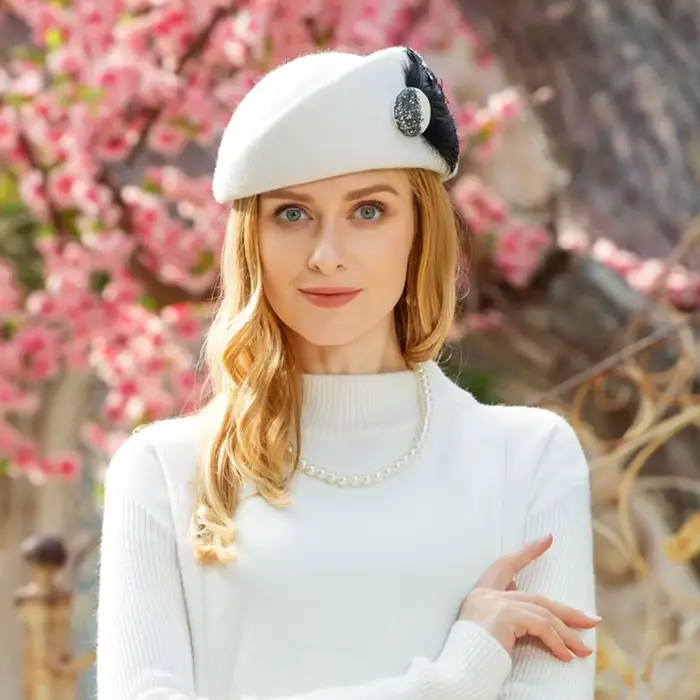 Chapeaux de béret français en laine élastique pour femmes, casquettes en feutre, bérets en plumes, F