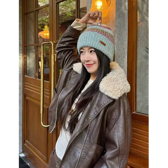 ELFSACK Bonnet en tricot chaud à rayures arc-en-ciel pour femme