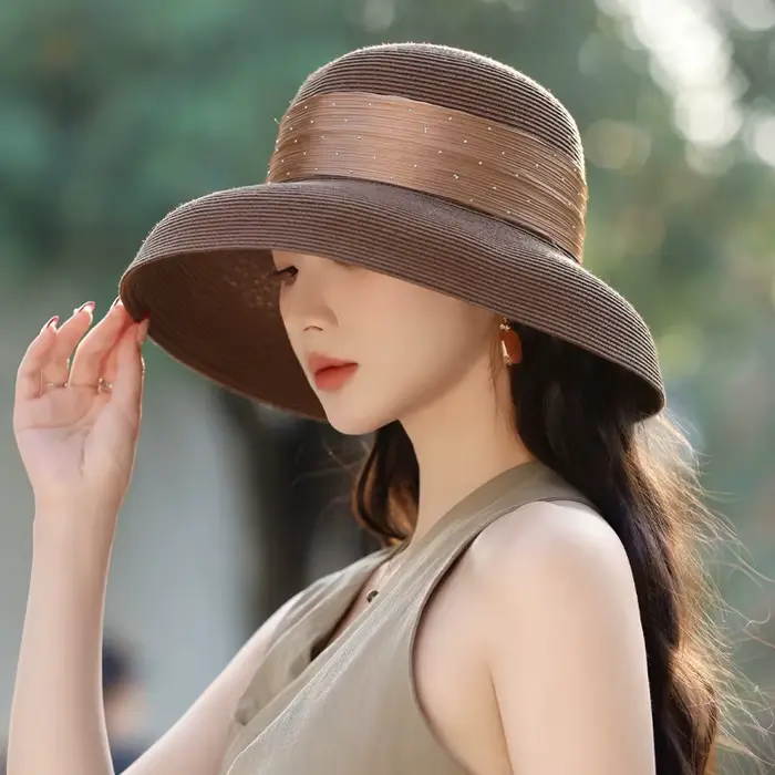 Chapeau de paille Laffia de style Hepburn
