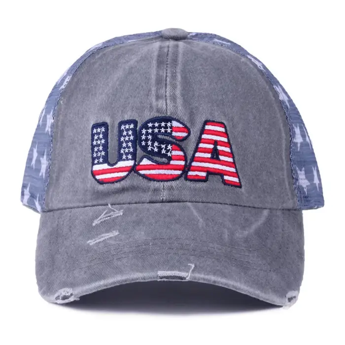 Casquette de baseball avec éléments de drapeau américain broderie en relief points d'étoiles et filet pour hommes et femmes style patriotique occasions spéciales