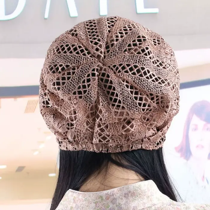 Chapeau en dentelle ajouré respirant Skullies à fleurs décontracté bonnet et béret pour femmes printemps été occassions décontractées style sport polyesters