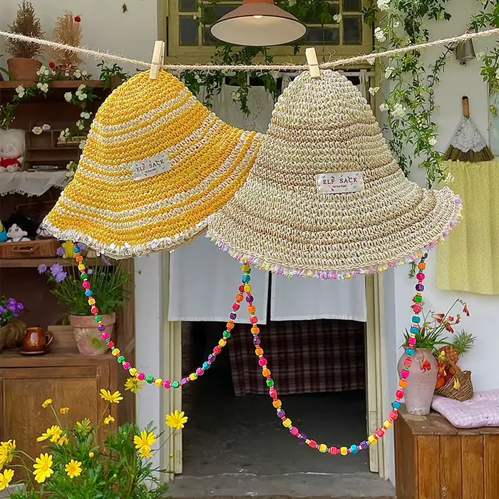 ELFSACK Chapeau de soleil en paille au crochet pour femme avec chaîne de perles colorées