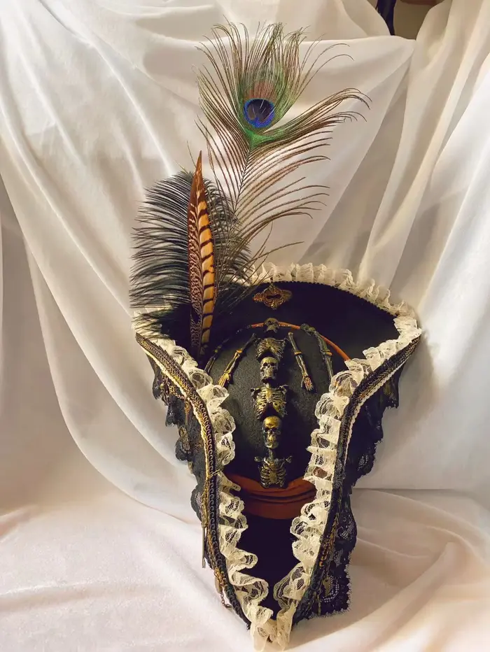Chapeau de Pirate rétro gothique comtesse perle Triangle chapeau femmes Halloween CosPlay Pirate plu