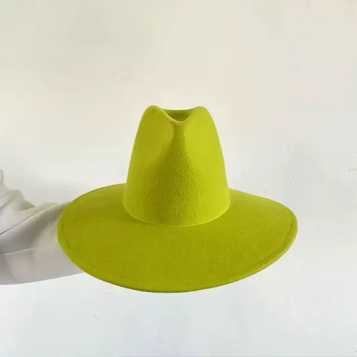 Chapeau en laine pour femmes