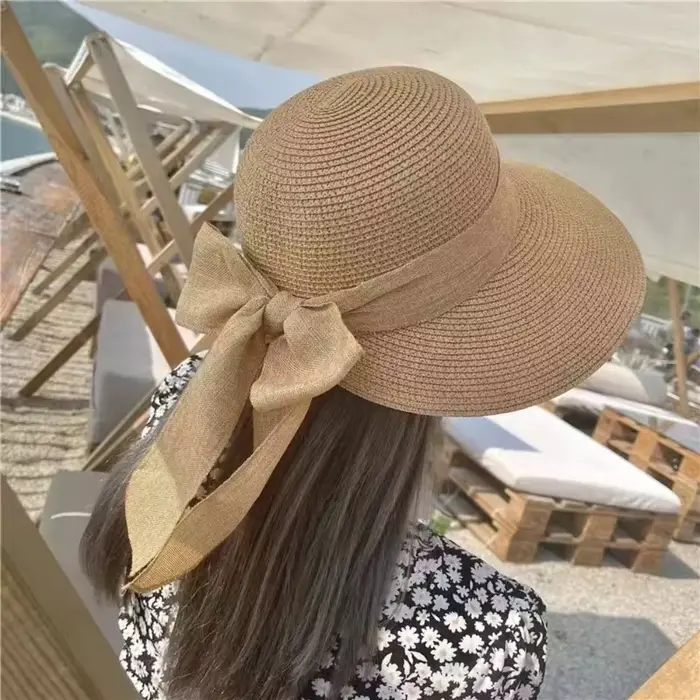 Chapeau de paille décontracté pour femmes ajustable pour été plage et promenade élégant pour vacances et activités extérieures