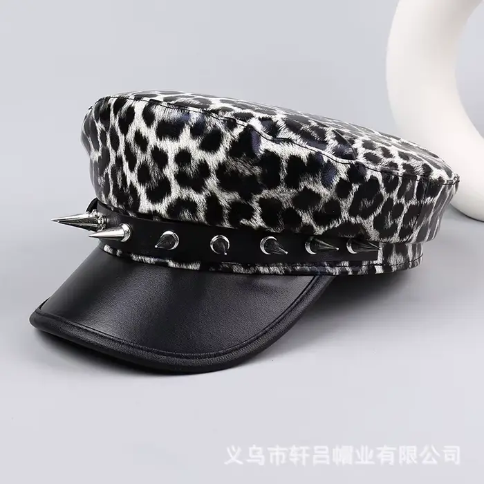 Béret en cuir Vintage pour femmes, chapeau avec imprimé léopard, Rivets argentés, amincissant, à la 
