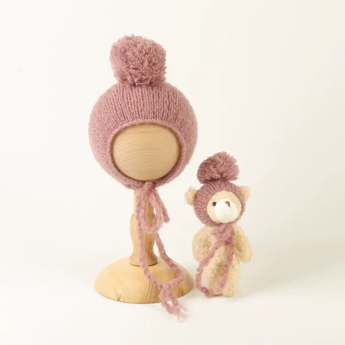 Ensemble chapeau et jouet ours pour bébé