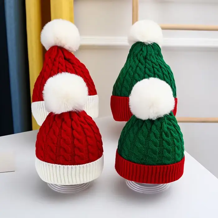 Chapeau hiver chaud en mélange de coton pour hommes et femmes design sportif avec pompon pour fêtes de Noël et Nouvel An occassions spéciales