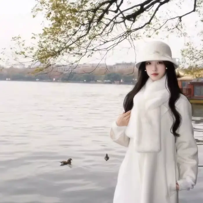 Chapeau formel en feutre de style Hepburn