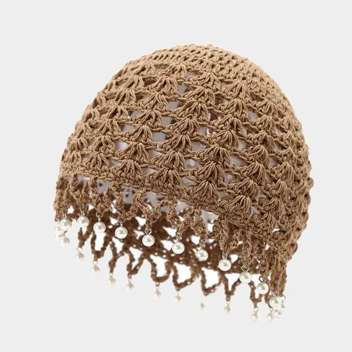 Bonnet en crochet ajouré style bohème avec perles et pompons, fait main, style ethnique