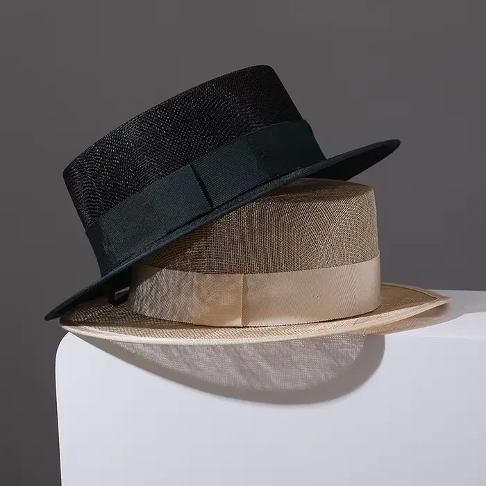 Chapeau de paille plat en Sisal naturel noir